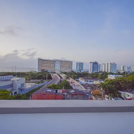 Modern At Salome Apartment *